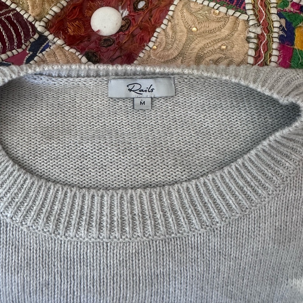 Light gray Rails sweater. Size medium - Picture 4 of 4